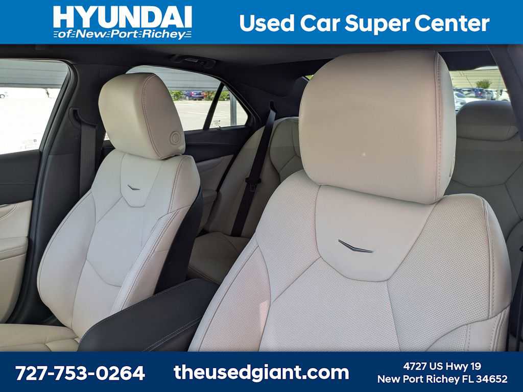 Used 2025 Cadillac CT4 Premium Luxury RWD image 7