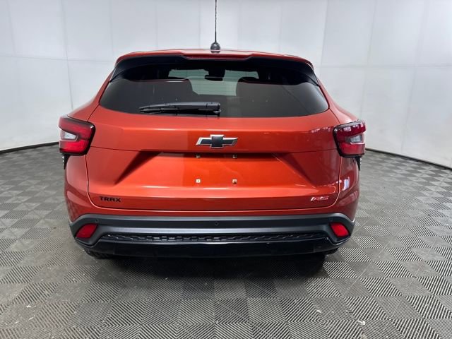 Used 2024 Chevrolet Trax RS w/ Driver Confidence Package image 4