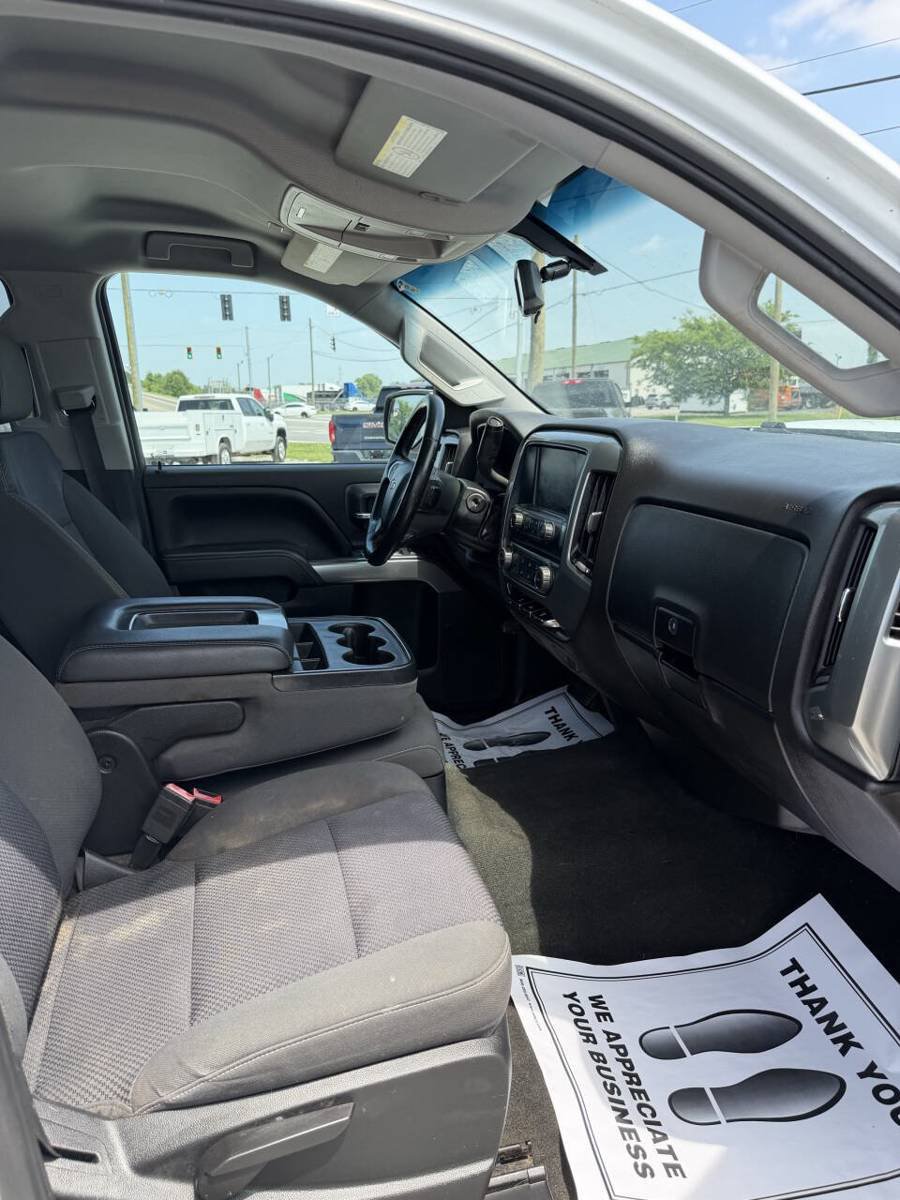 Used 2018 Chevrolet Silverado 2500 LT AWD/4WD image 16