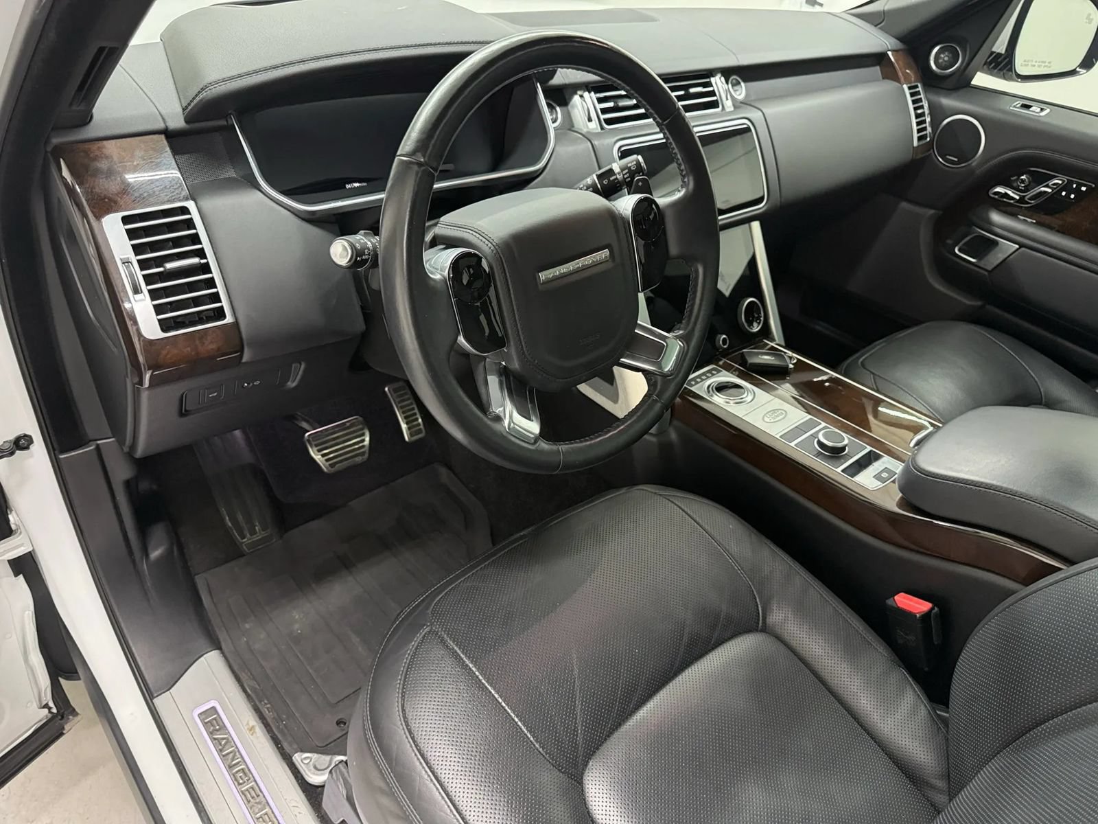 Used 2021 Land Rover Range Rover P525 Westminster Edition LWB AWD/4WD image 10