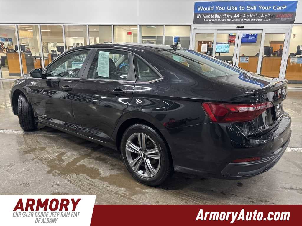 Used 2024 Volkswagen Jetta SE image 6