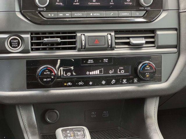 Used 2024 Nissan Pathfinder S AWD/4WD image 18