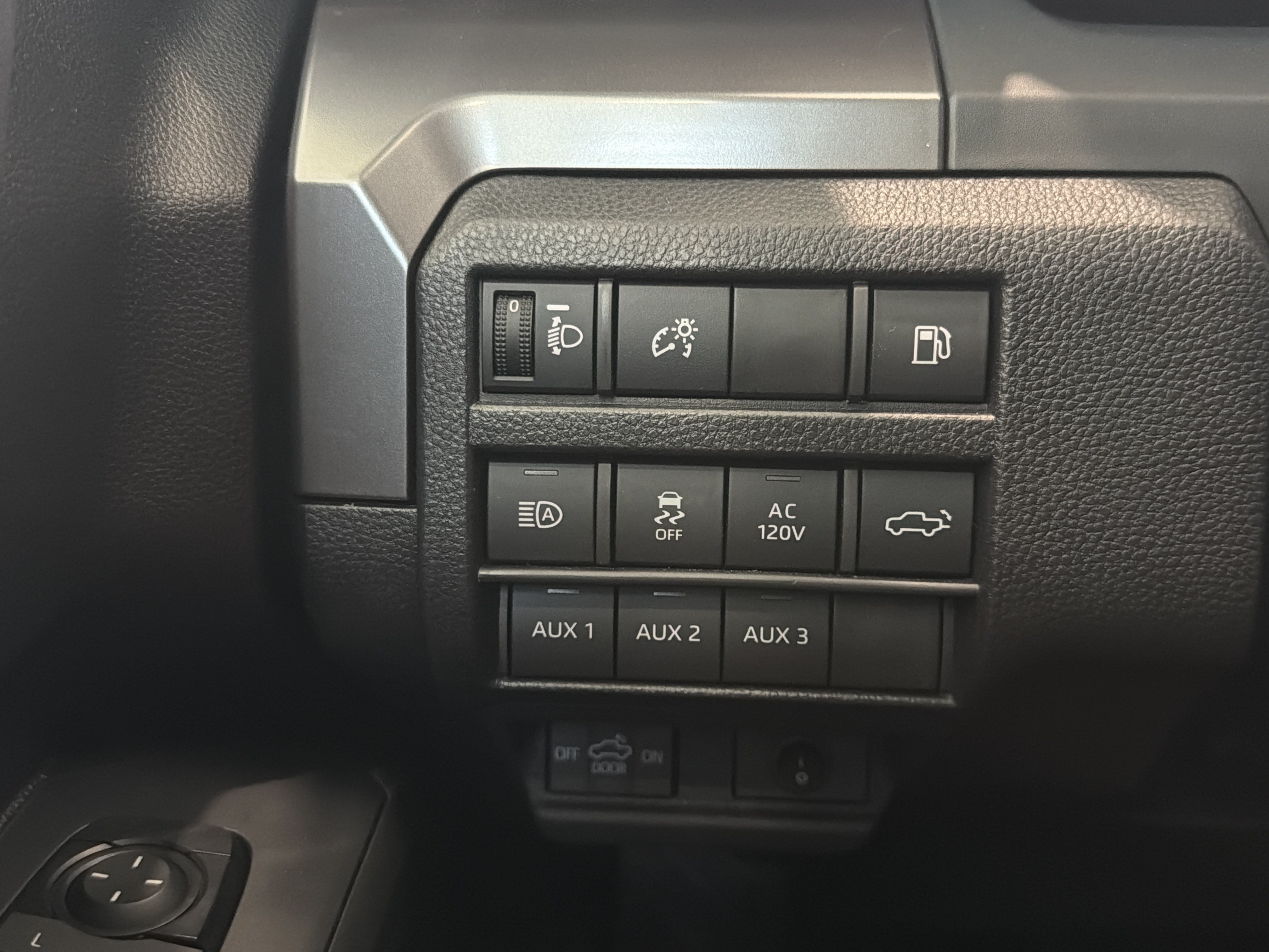 New 2025 Toyota Tacoma TRD Off-Road w/ TRD Off Road Premium Package AWD/4WD image 27