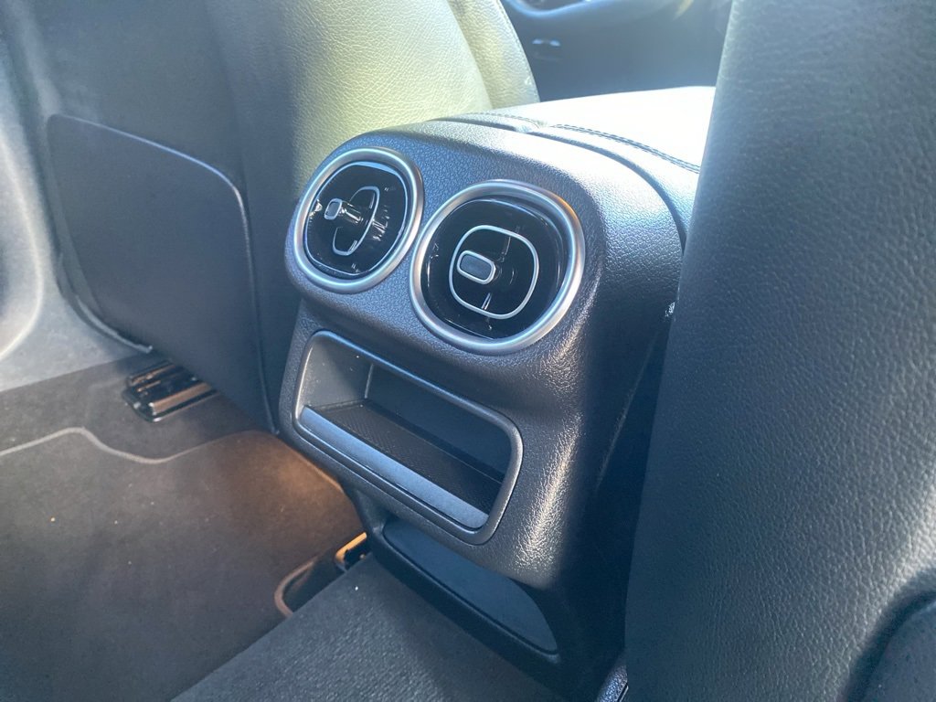 Used 2025 Mercedes-Benz GLC 350e 4MATIC image 25