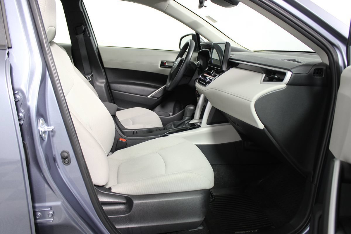 Used 2025 Toyota Corolla Cross L FWD image 19