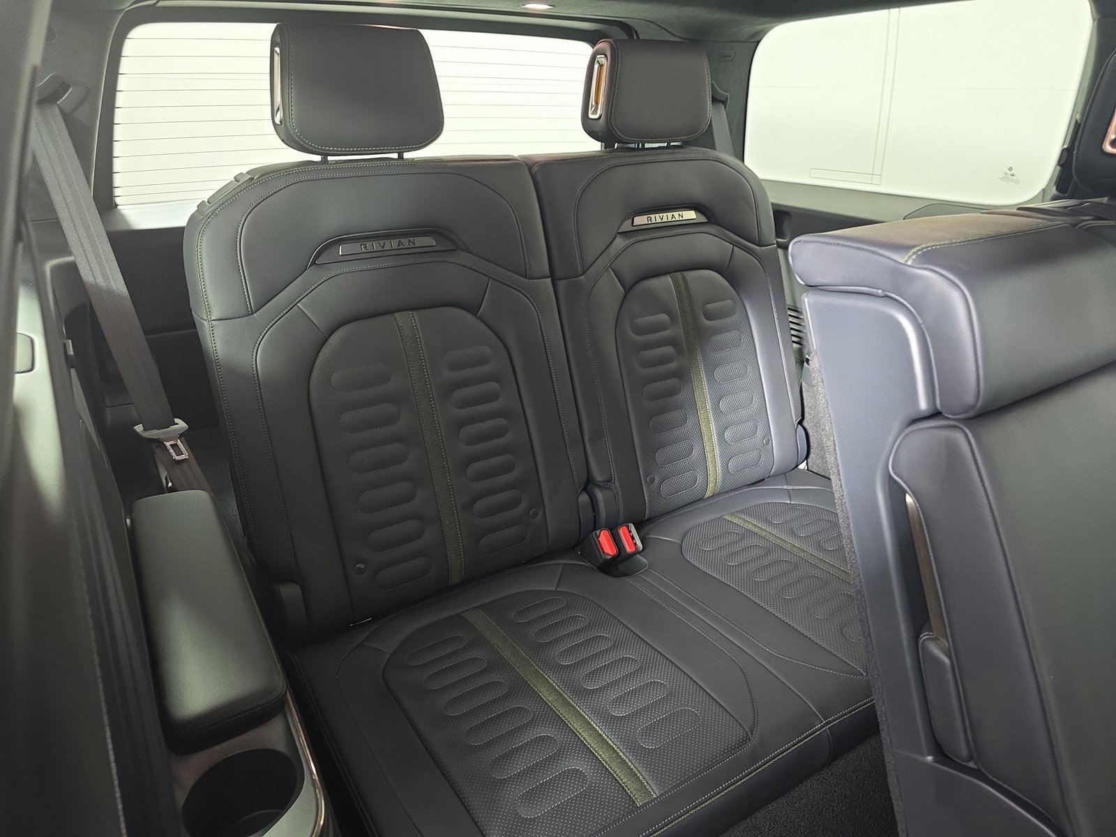 Used 2022 Rivian R1S Launch Edition AWD/4WD image 25