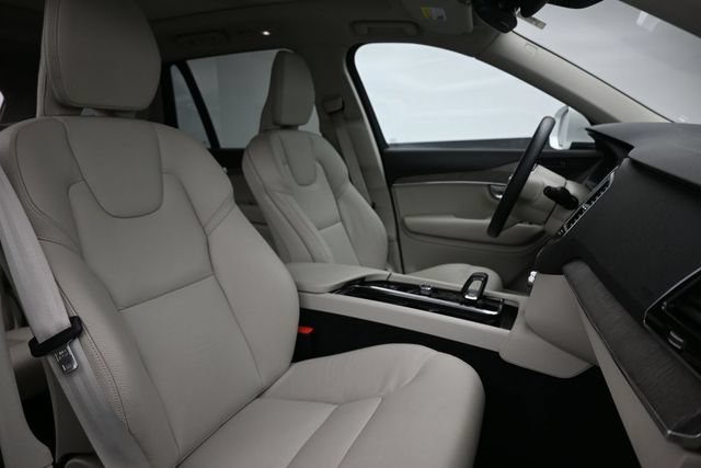 Used 2023 Volvo XC90 B6 Plus w/ Protection Package Premier AWD/4WD image 36