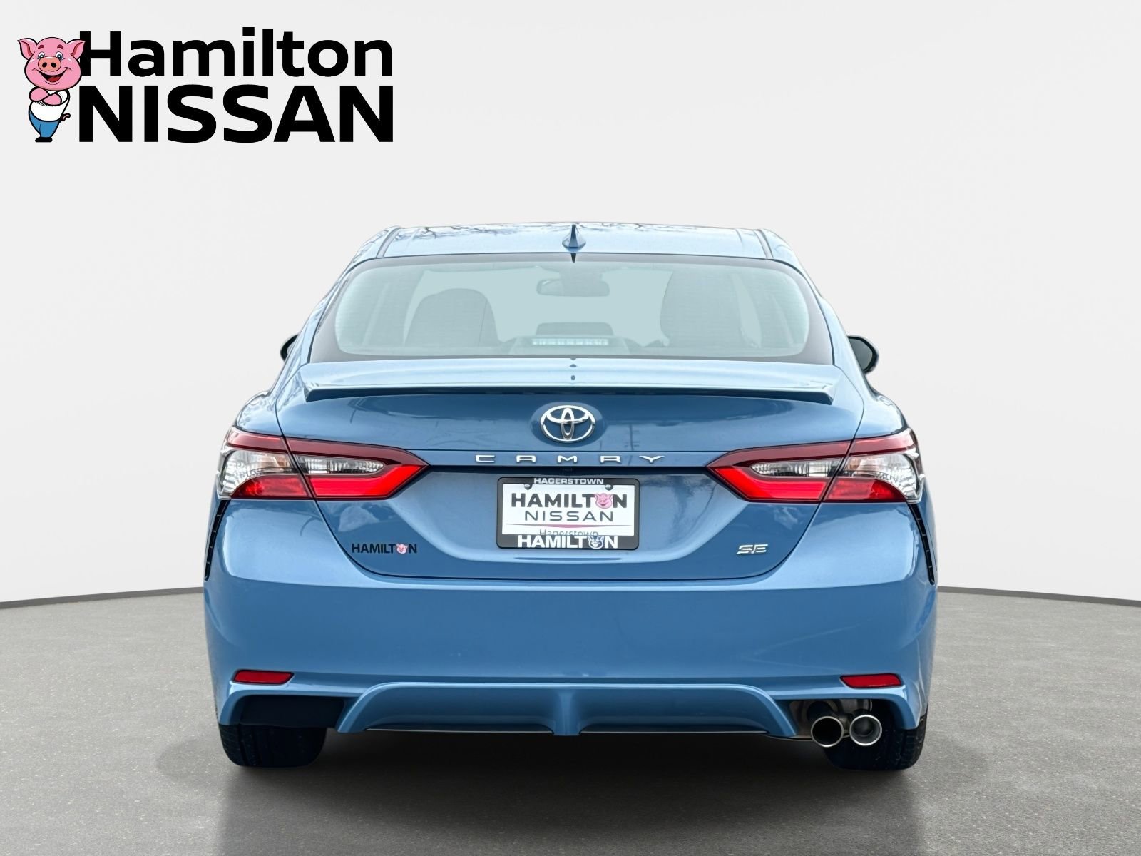 Used 2023 Toyota Camry SE image 3