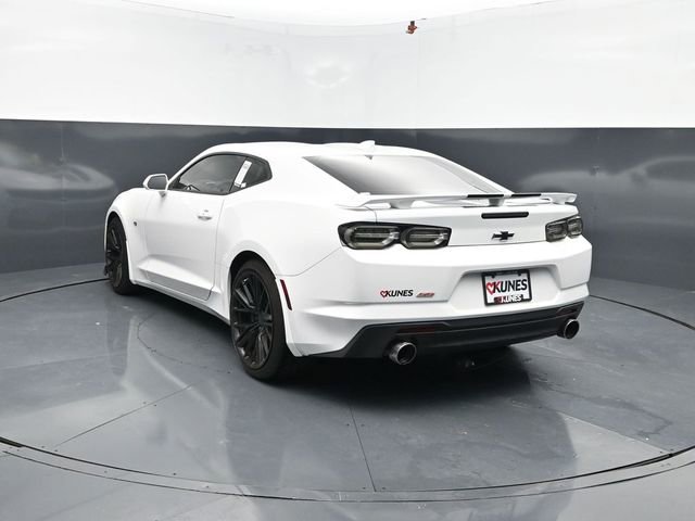 Used 2021 Chevrolet Camaro SS RWD image 7