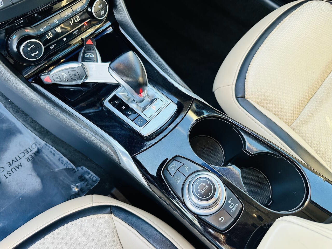Used 2019 INFINITI QX30 w/ Navigation Package image 21