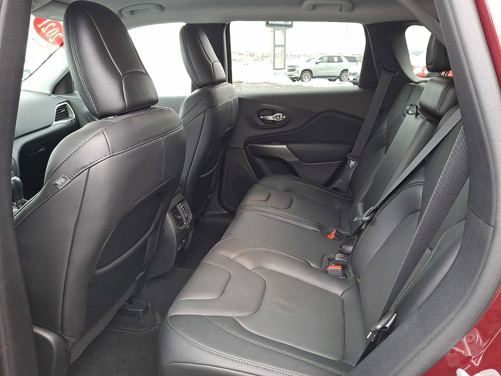 Used 2021 Jeep Cherokee Latitude Lux w/ Comfort/Convenience Group image 10