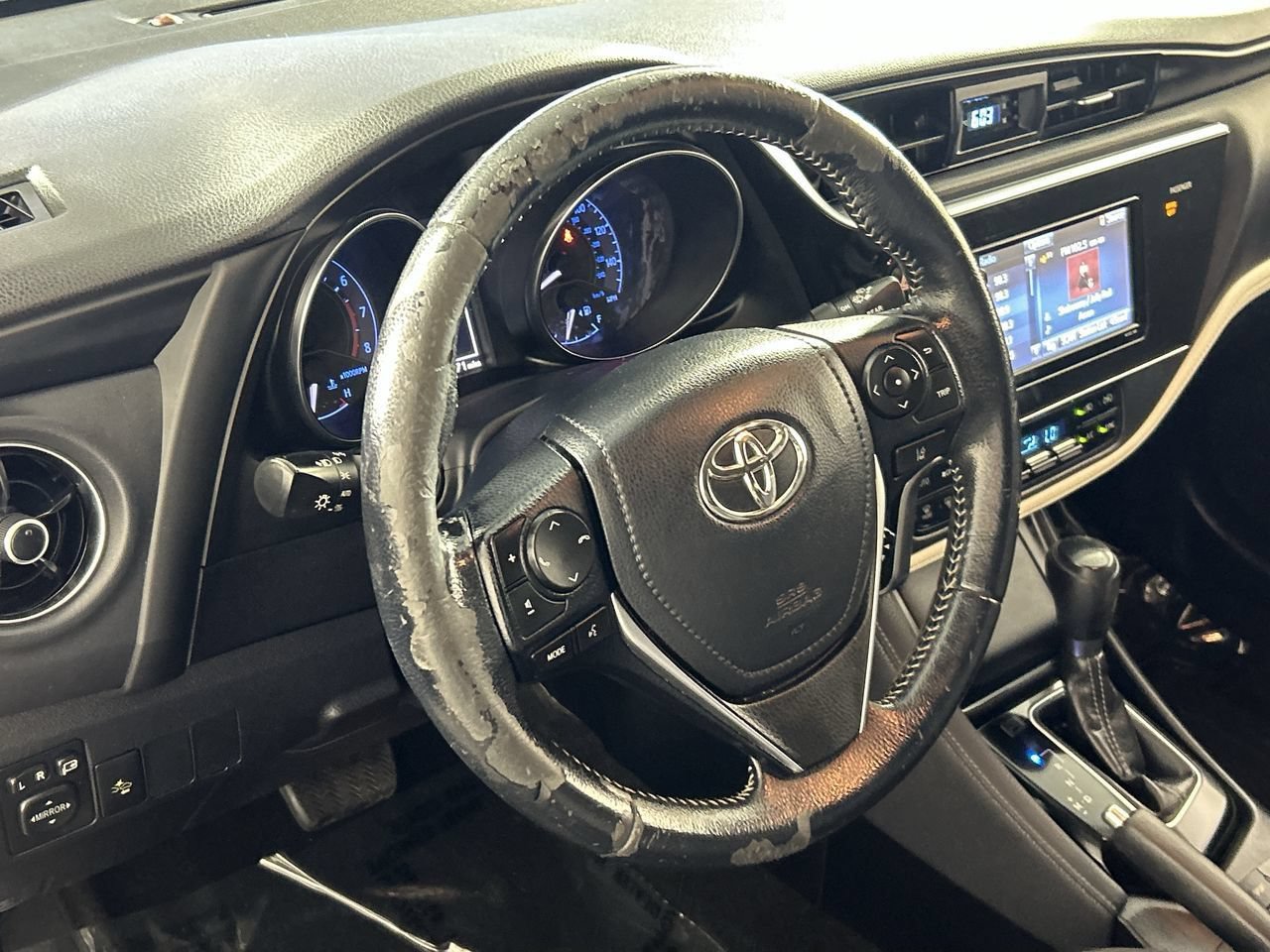 Used 2017 Toyota Corolla iM FWD image 14
