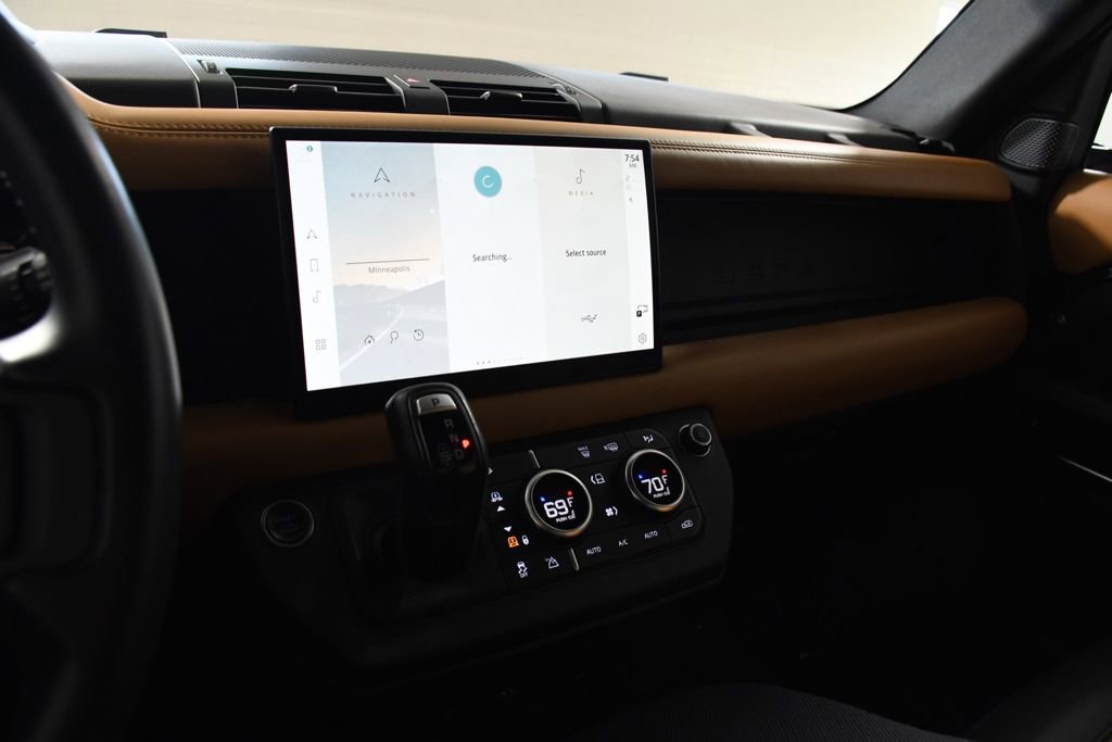 Used 2023 Land Rover Defender 90 X AWD/4WD image 28