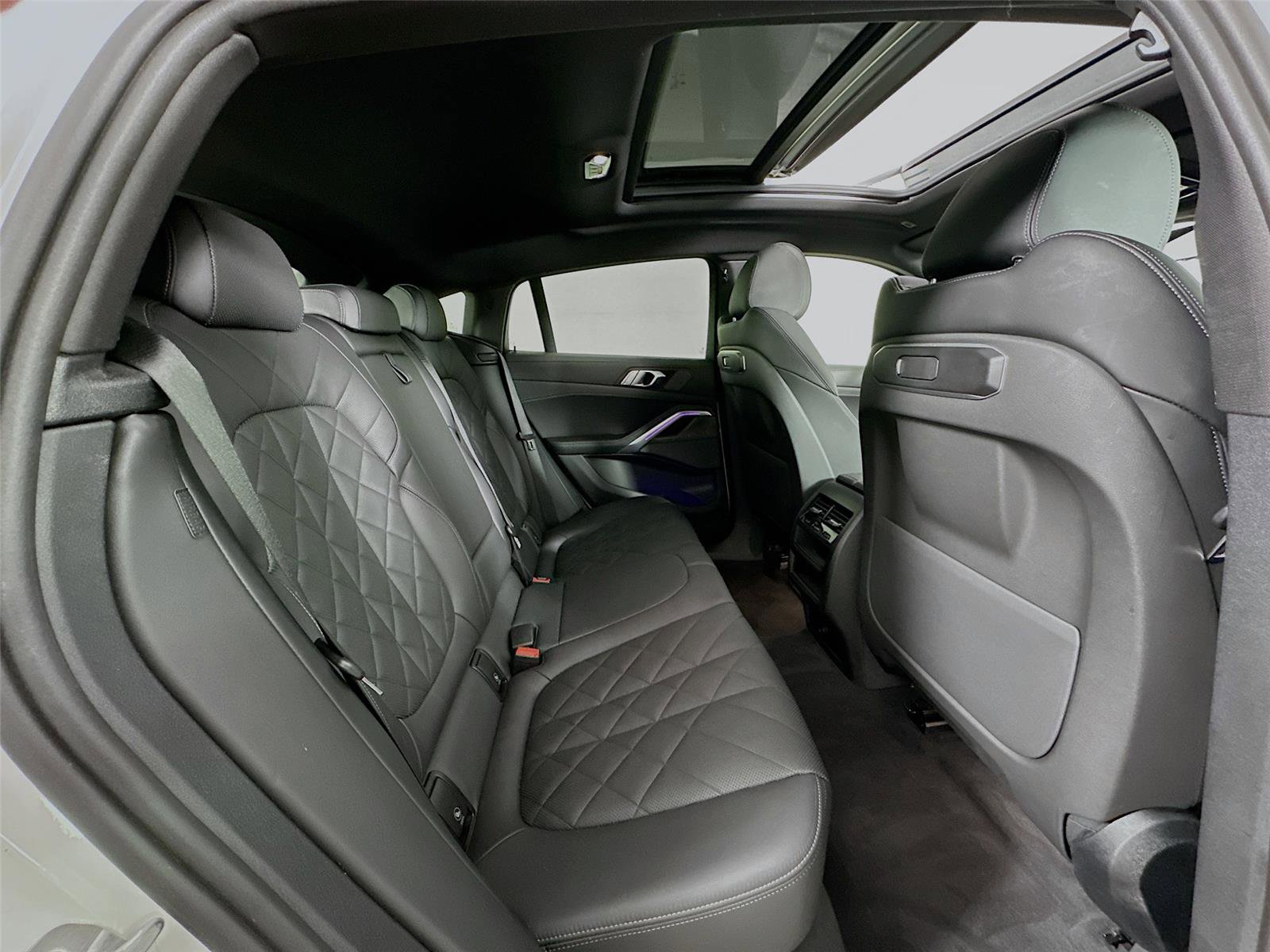 Certified 2024 BMW X6 xDrive40i image 29