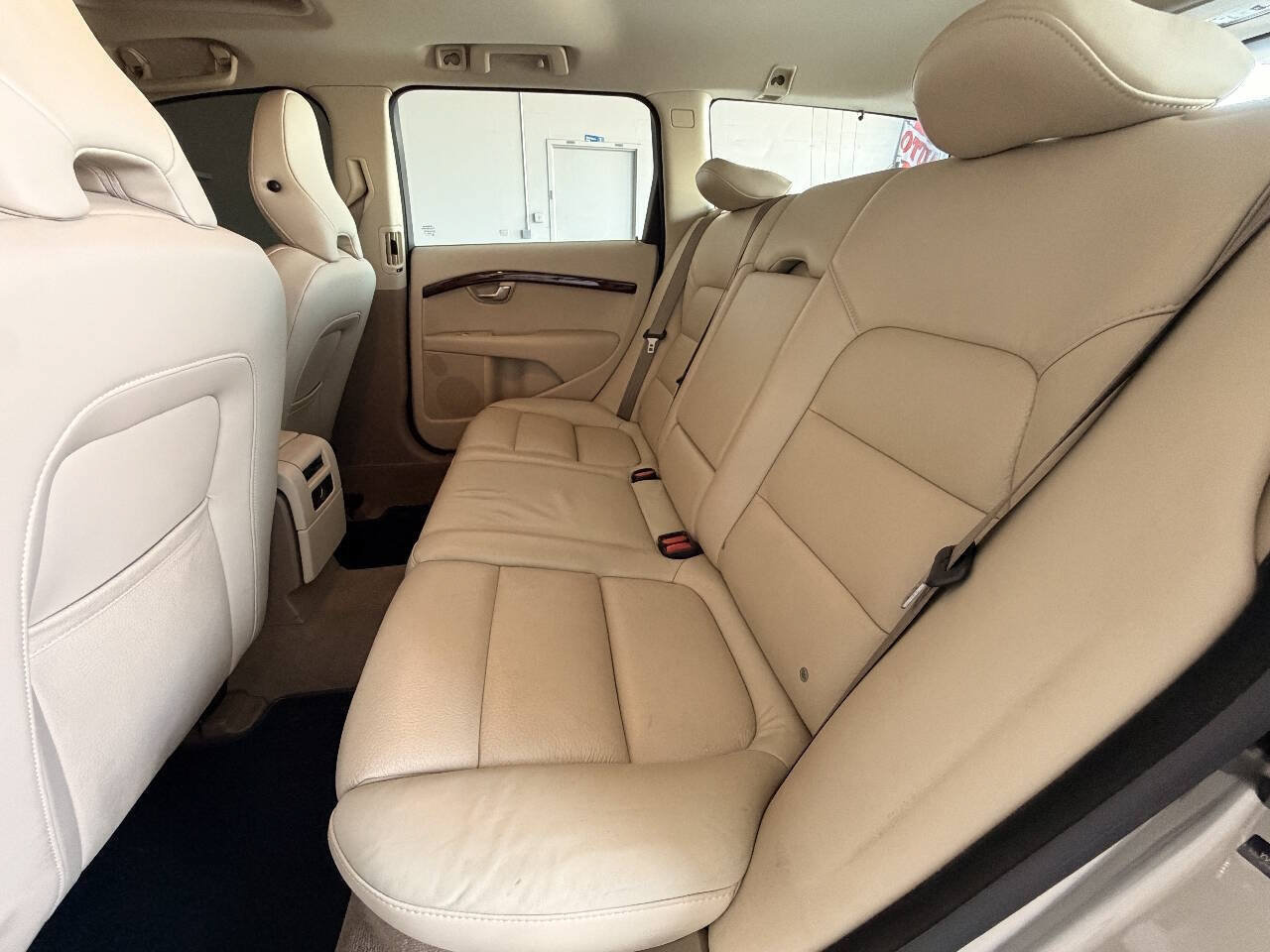 Used 2010 Volvo V70 FWD image 20