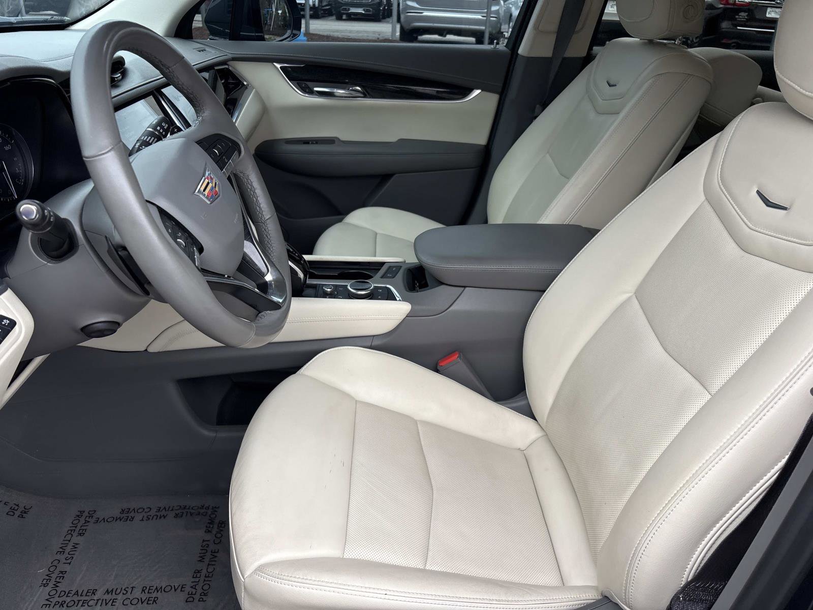 Used 2021 Cadillac XT6 Premium Luxury image 15