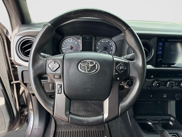 Used 2016 Toyota Tacoma TRD Sport w/ Towing Package RWD image 27