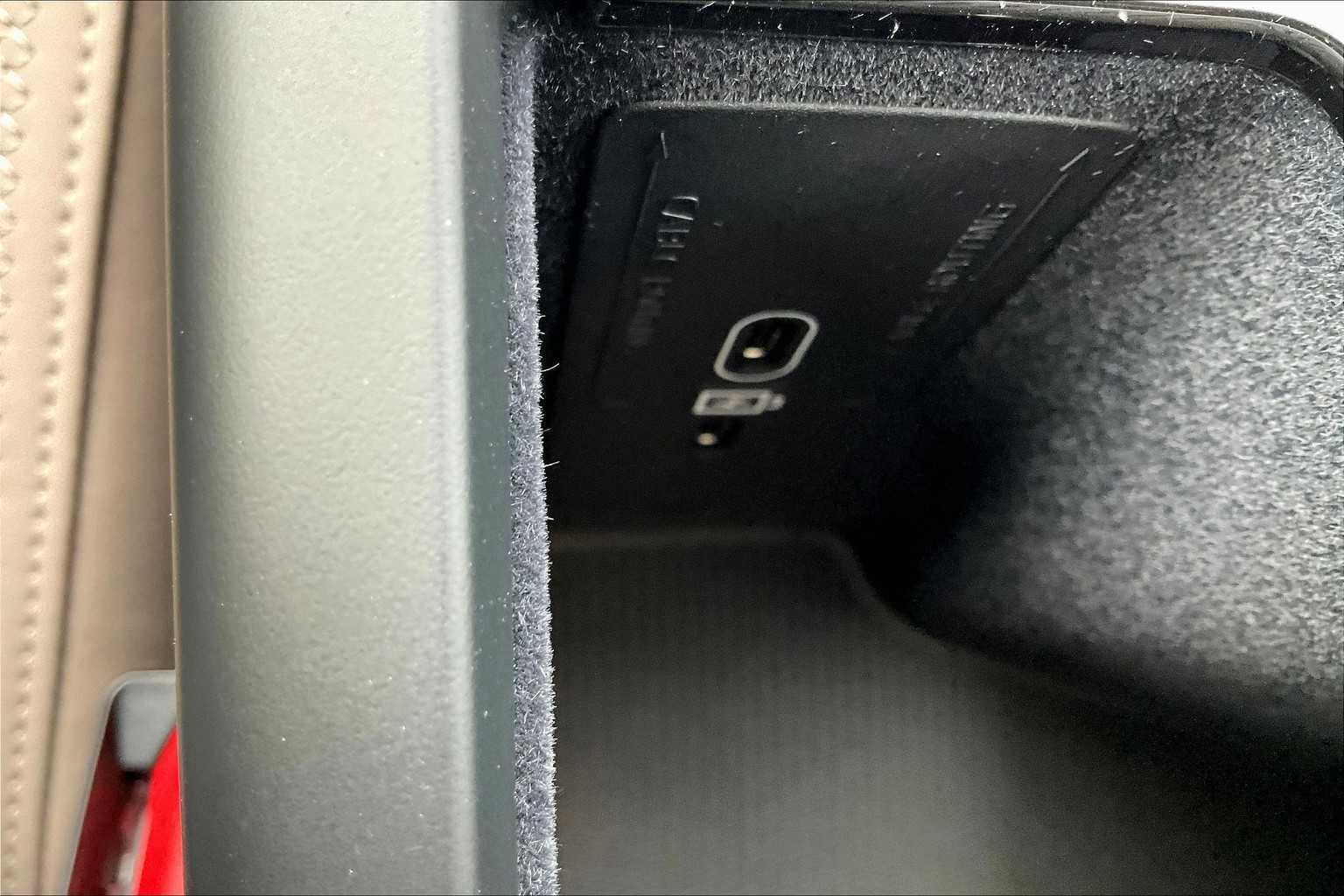 New 2026 Volvo XC60 T8 Plus w/ Protection Package Premier image 23