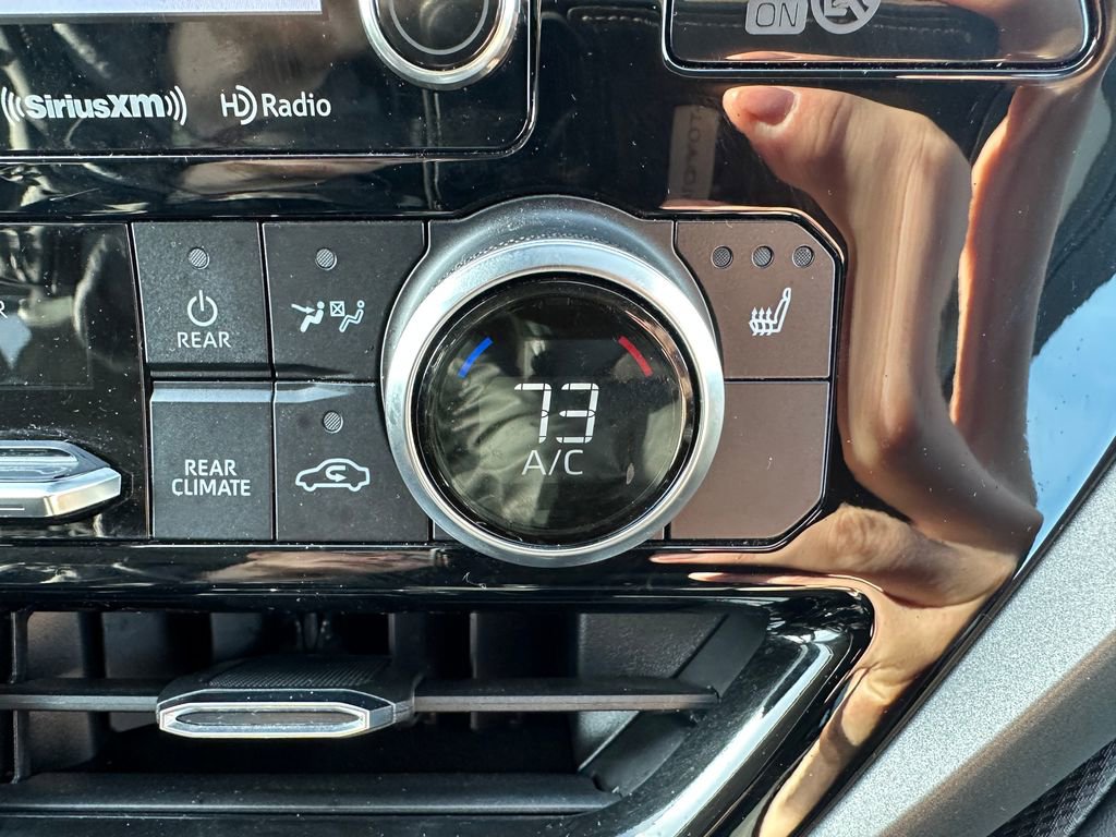 Used 2022 Toyota Highlander XLE image 21