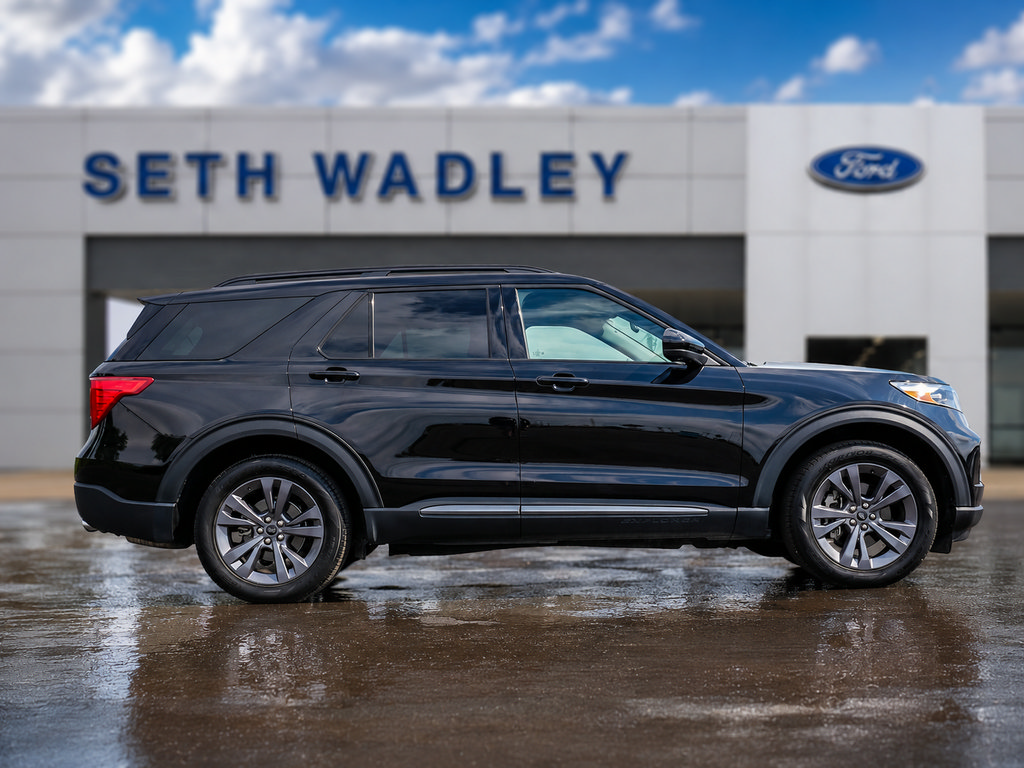 Used 2022 Ford Explorer XLT w/ Equipment Group 202A RWD image 8