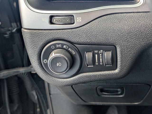 Used 2019 Jeep Cherokee Latitude Plus image 25