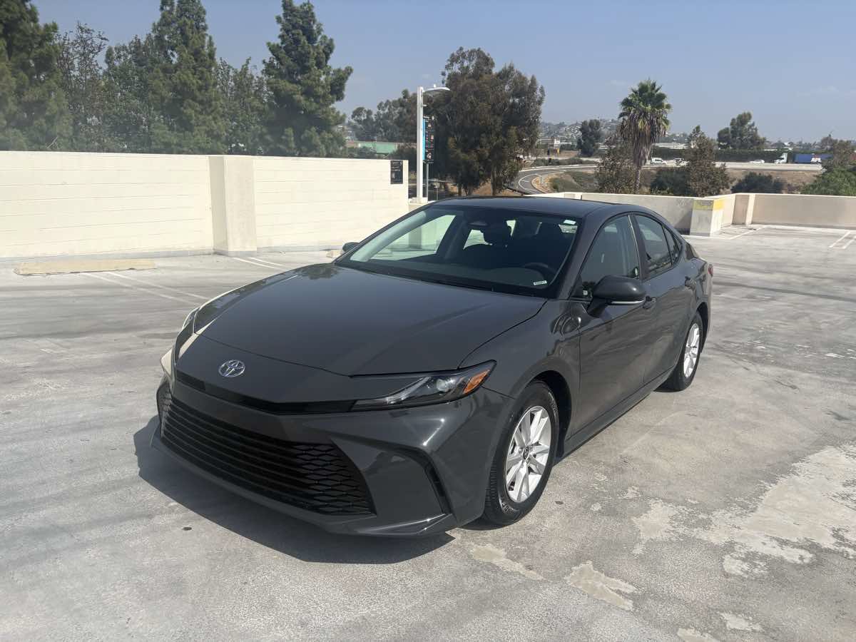 Used 2026 Toyota Camry LE FWD image 5