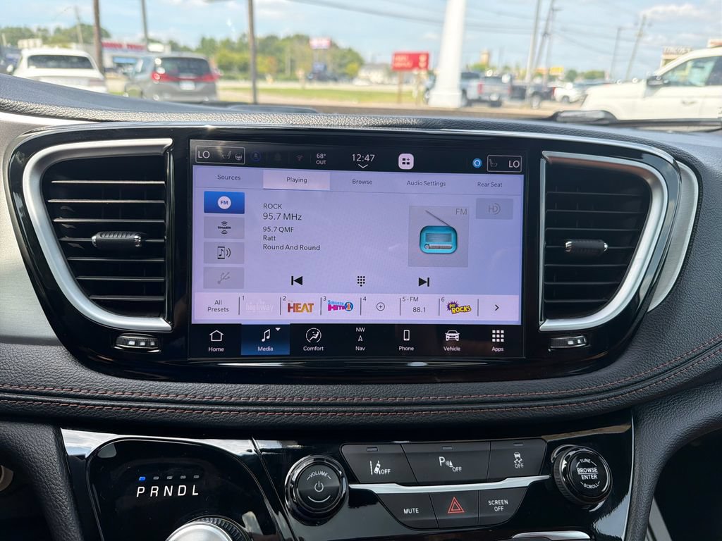 Used 2026 Chrysler Pacifica Pinnacle FWD image 22