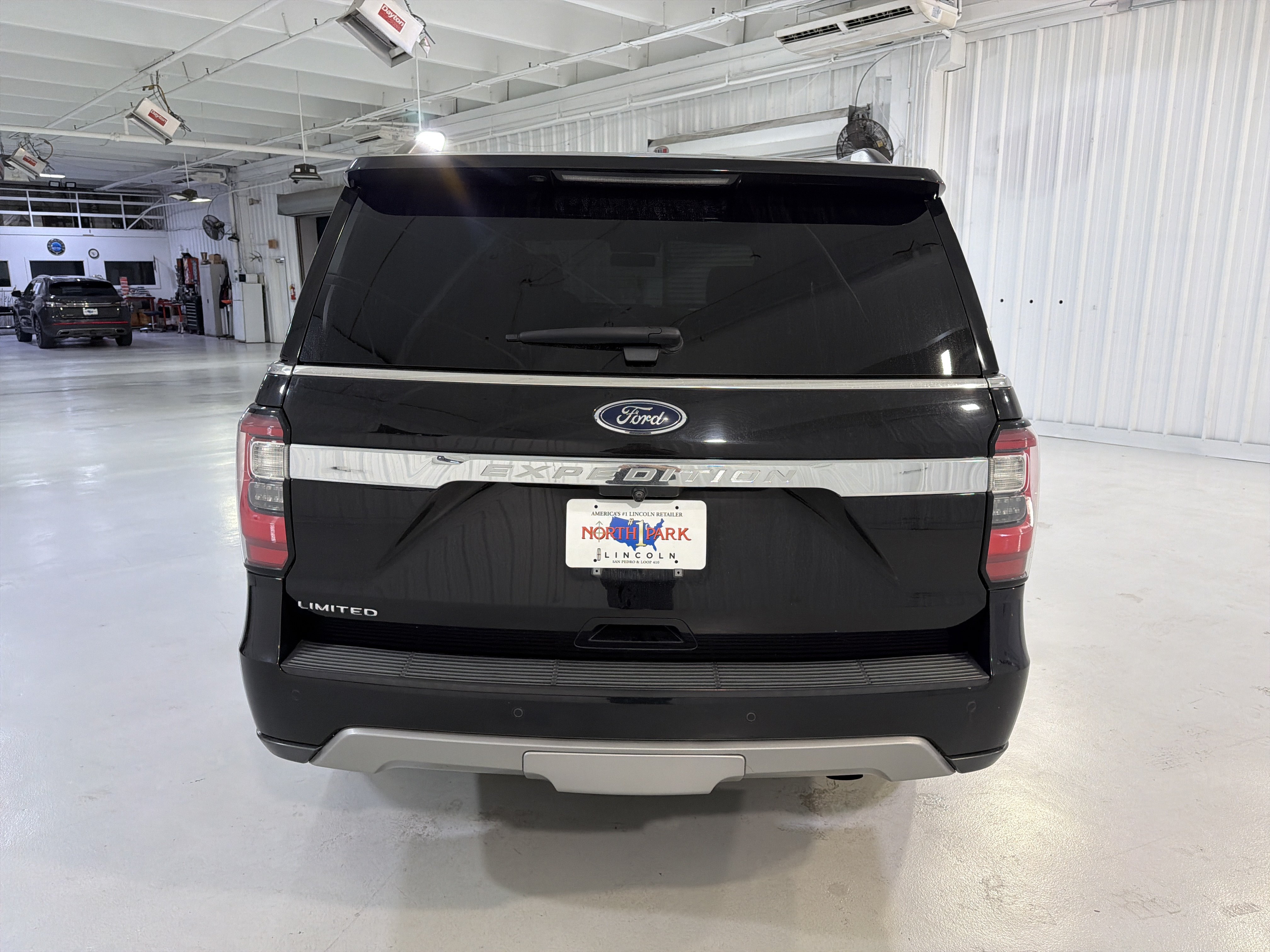 Used 2019 Ford Expedition Limited RWD image 4