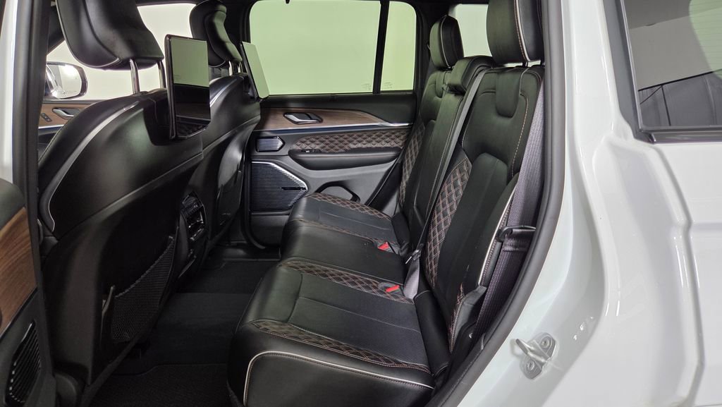 Used 2023 Jeep Grand Cherokee Summit w/ Adv Protech Group IV AWD/4WD image 34