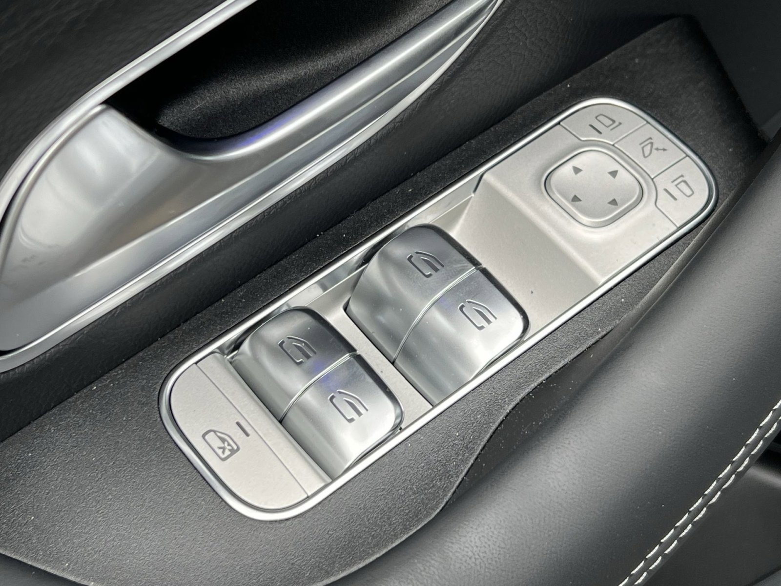 New 2026 Mercedes-Benz GLE 53 AMG 4MATIC image 13