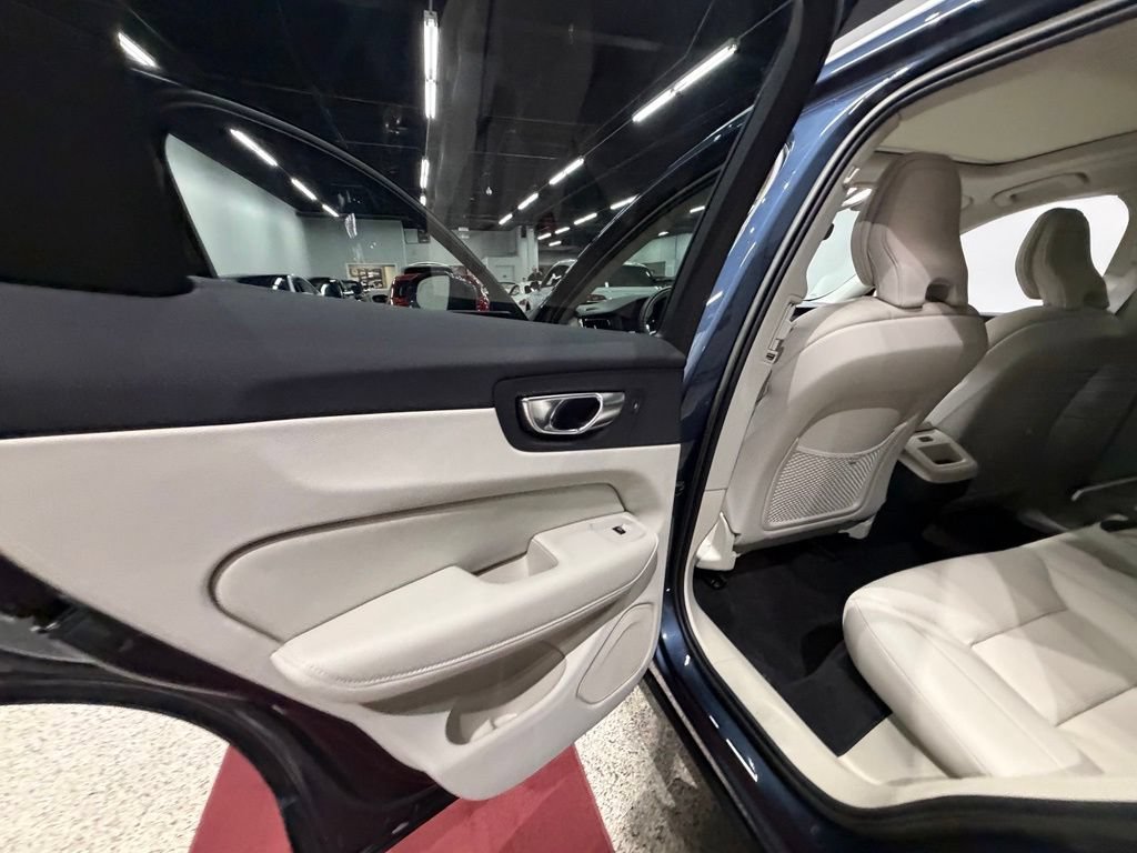 Used 2023 Volvo XC60 B5 Plus w/ Climate Package AWD/4WD image 26