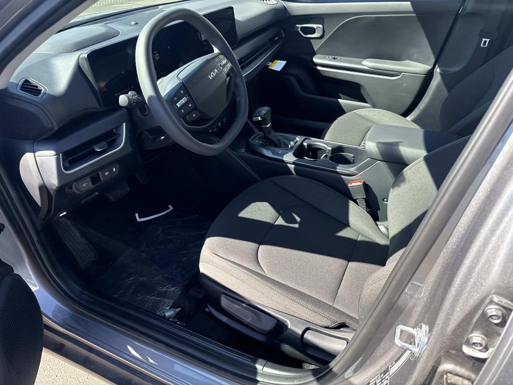 New 2026 Kia K4 LXS image 8