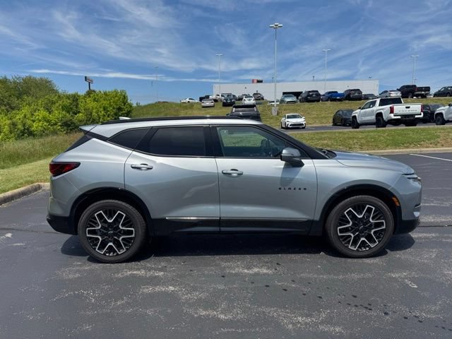 Used 2023 Chevrolet Blazer RS w/ Driver Confidence II Package AWD/4WD image 2