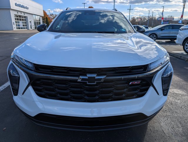 Used 2024 Chevrolet Trax RS w/ Sunroof Package image 8