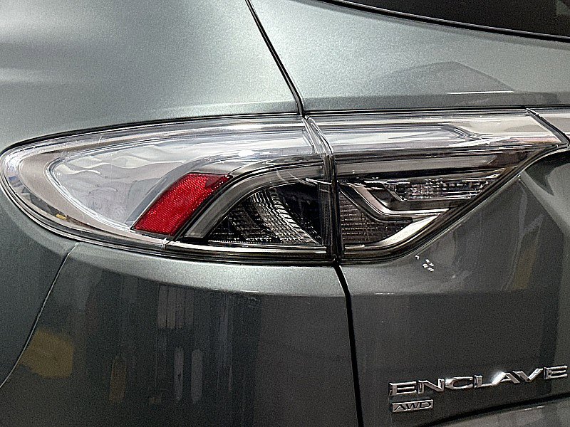 Used 2023 Buick Enclave Avenir w/ Avenir Technology Package image 37