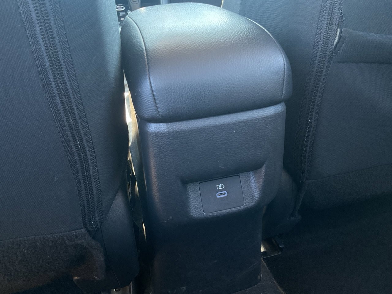 Used 2025 Nissan Versa SV FWD image 10