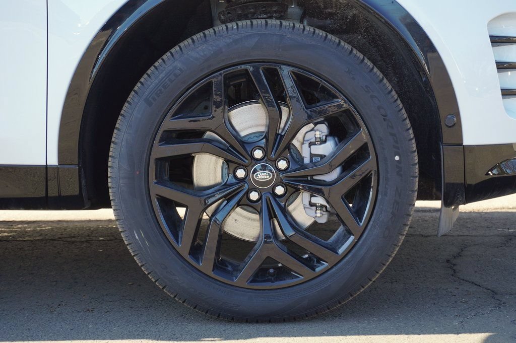 Certified 2026 Land Rover Discovery Sport Landmark AWD/4WD image 8
