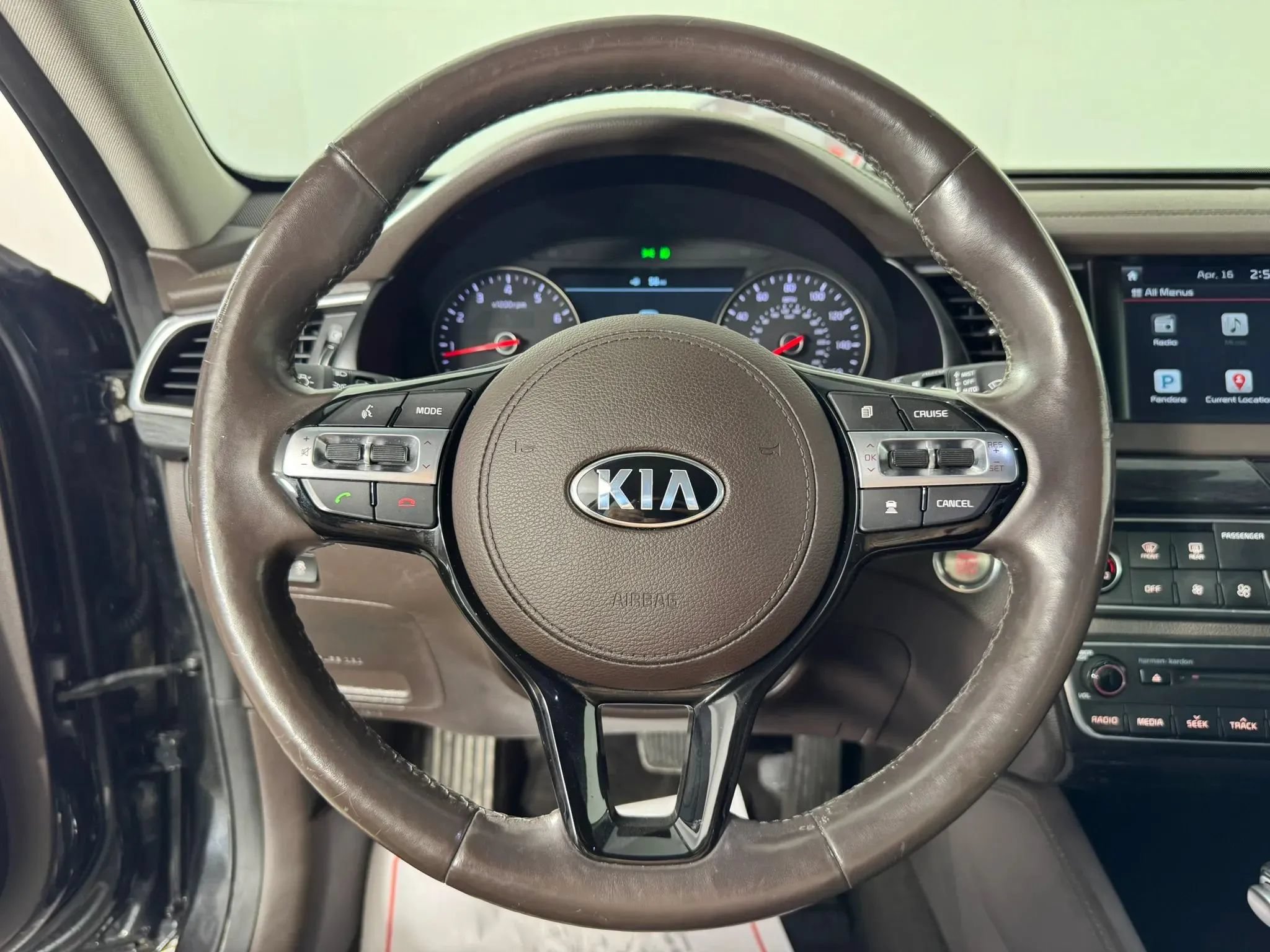 Used 2018 Kia Cadenza Limited FWD image 13