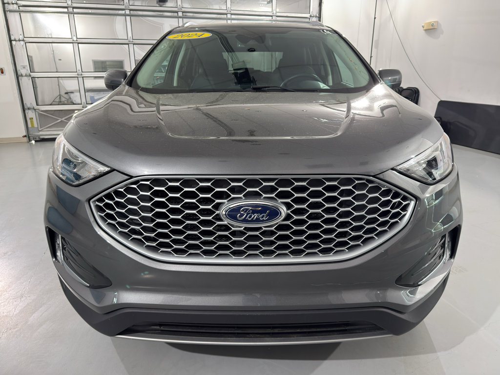 Used 2024 Ford Edge SEL w/ Convenience Package image 2