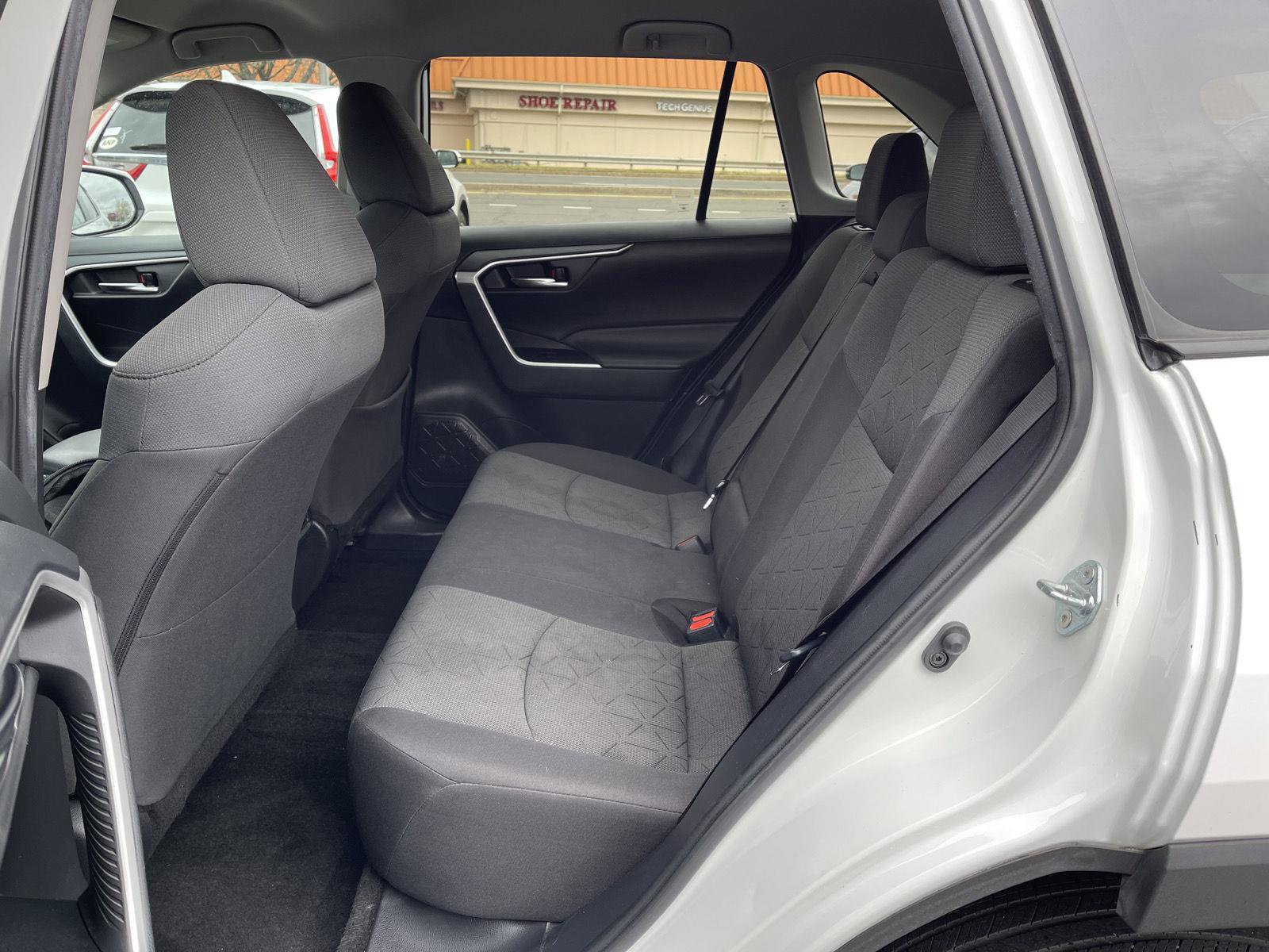 Used 2021 Toyota RAV4 XLE AWD/4WD image 13