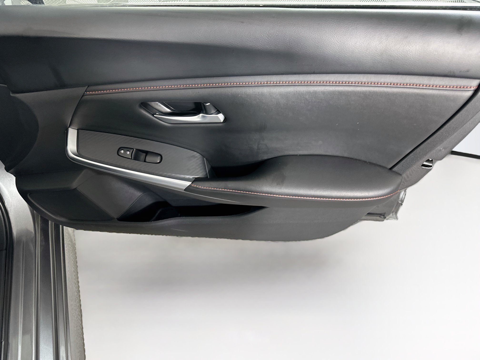 Used 2025 Nissan Sentra SR FWD image 29