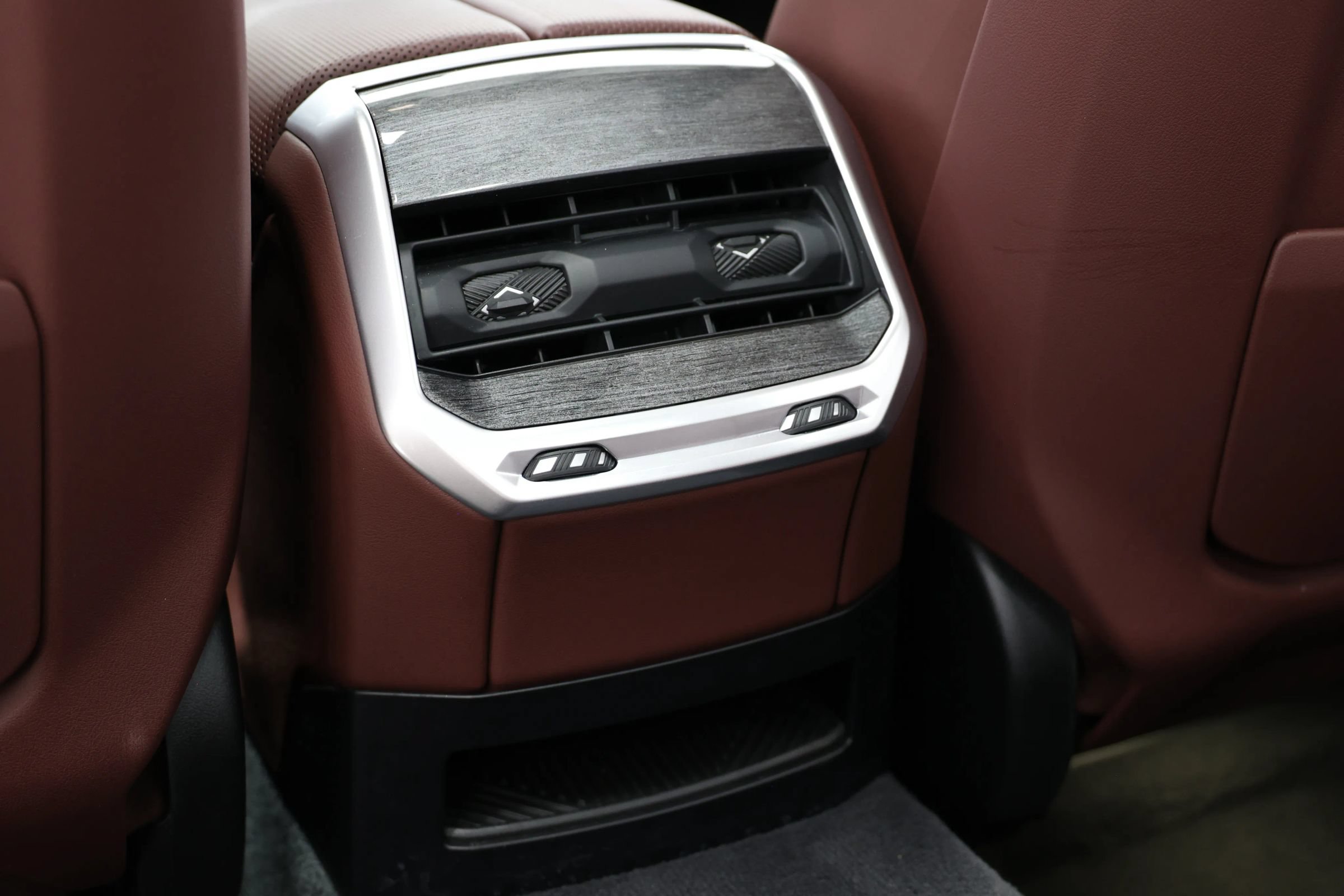 Used 2023 BMW 740i w/ Parking Assistance Package RWD image 59