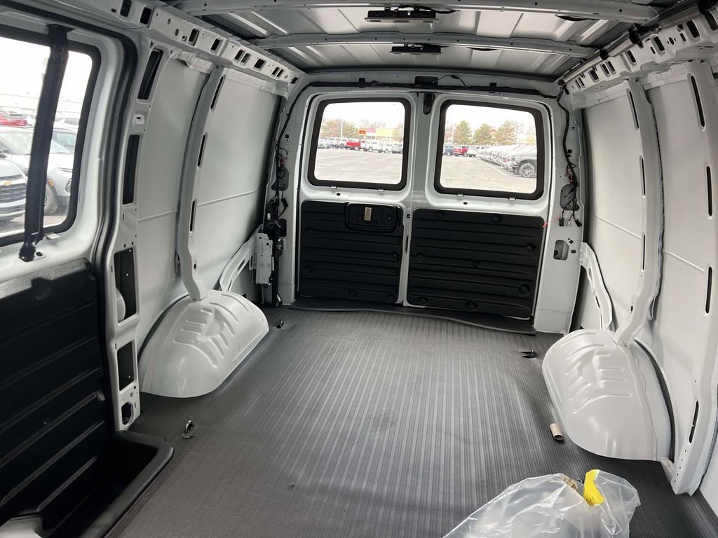 New 2025 Chevrolet Express 2500 w/ Driver Convenience Package image 26
