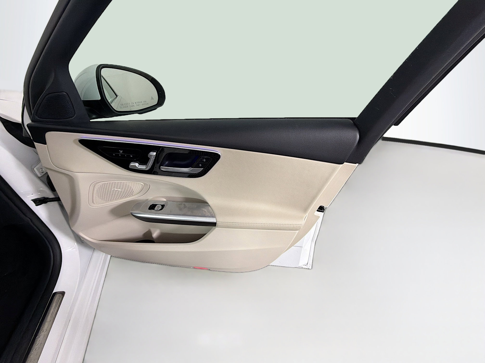 Used 2025 Mercedes-Benz C 300 Sedan image 32