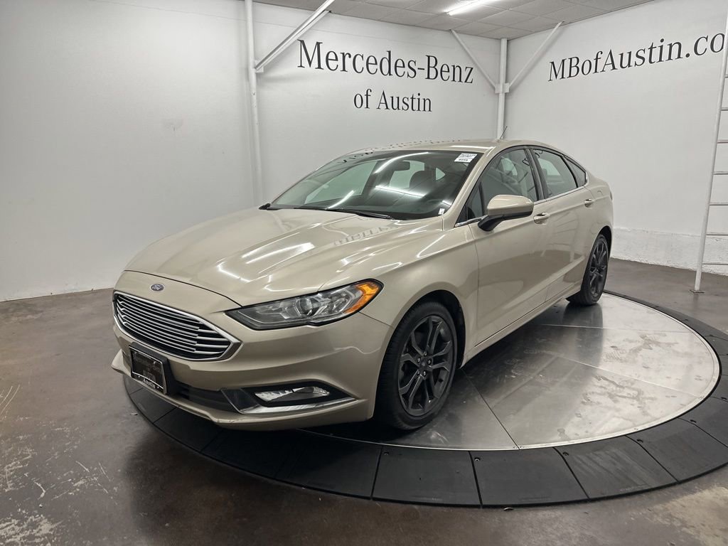 Used 2018 Ford Fusion SE w/ Equipment Group 201A image 3