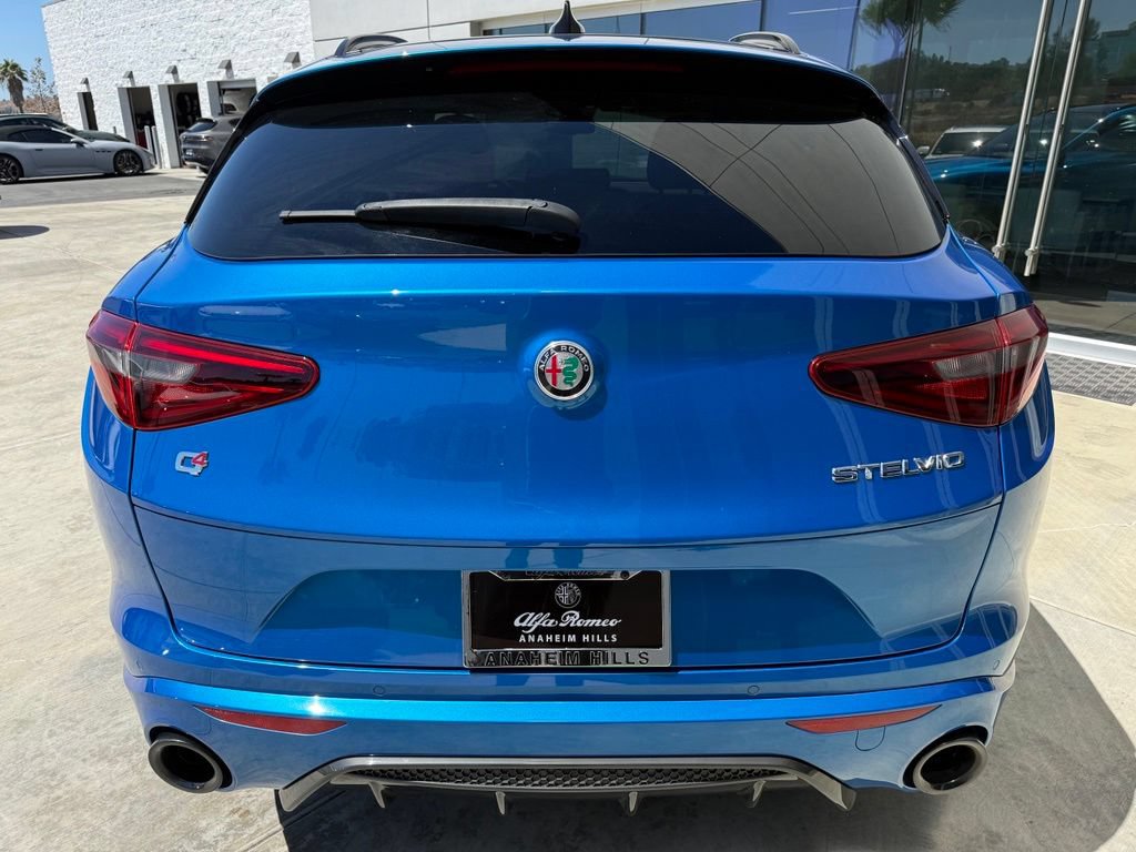 Used 2023 Alfa Romeo Stelvio Veloce AWD/4WD image 8