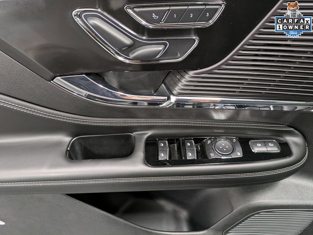 Used 2022 Lincoln Corsair AWD w/ Premium Package image 13