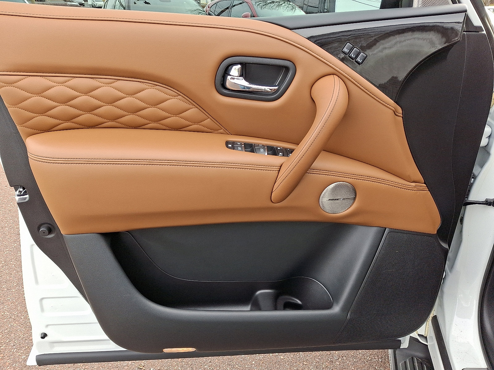 Used 2024 INFINITI QX80 Sensory image 13