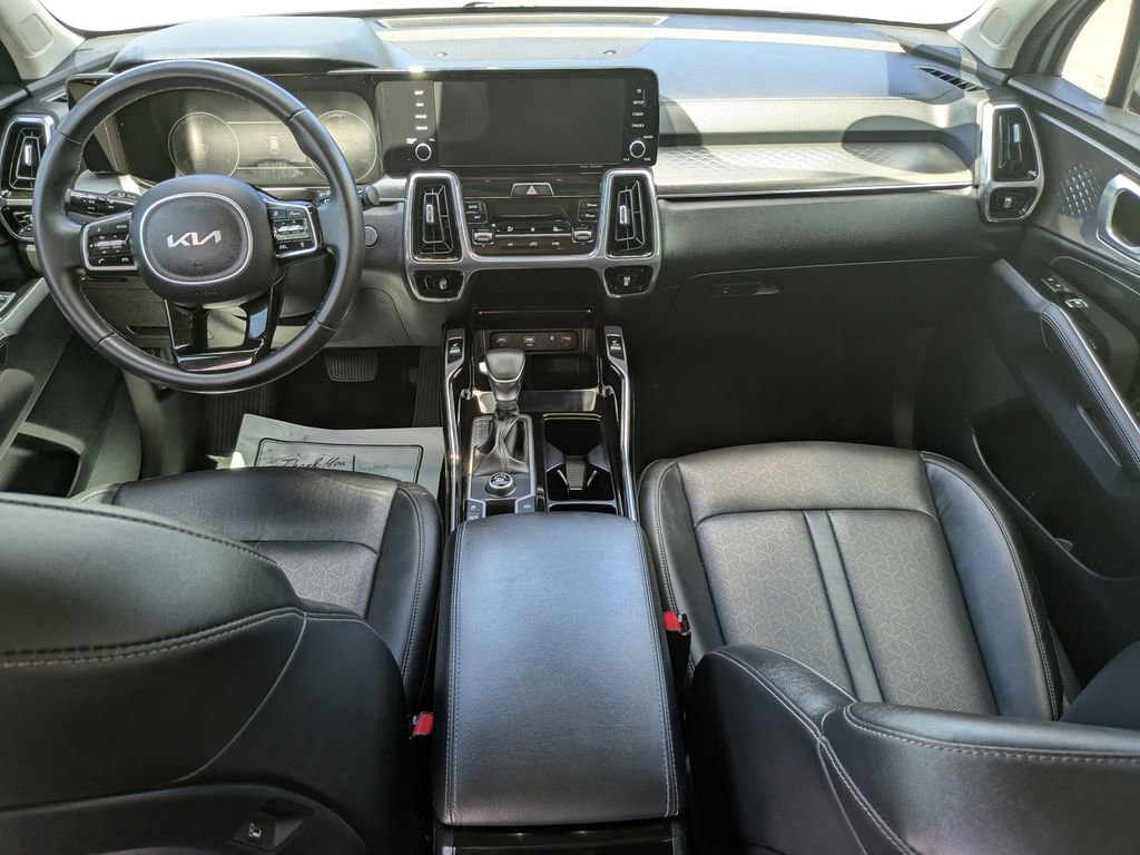 Certified 2022 Kia Sorento SX FWD image 11