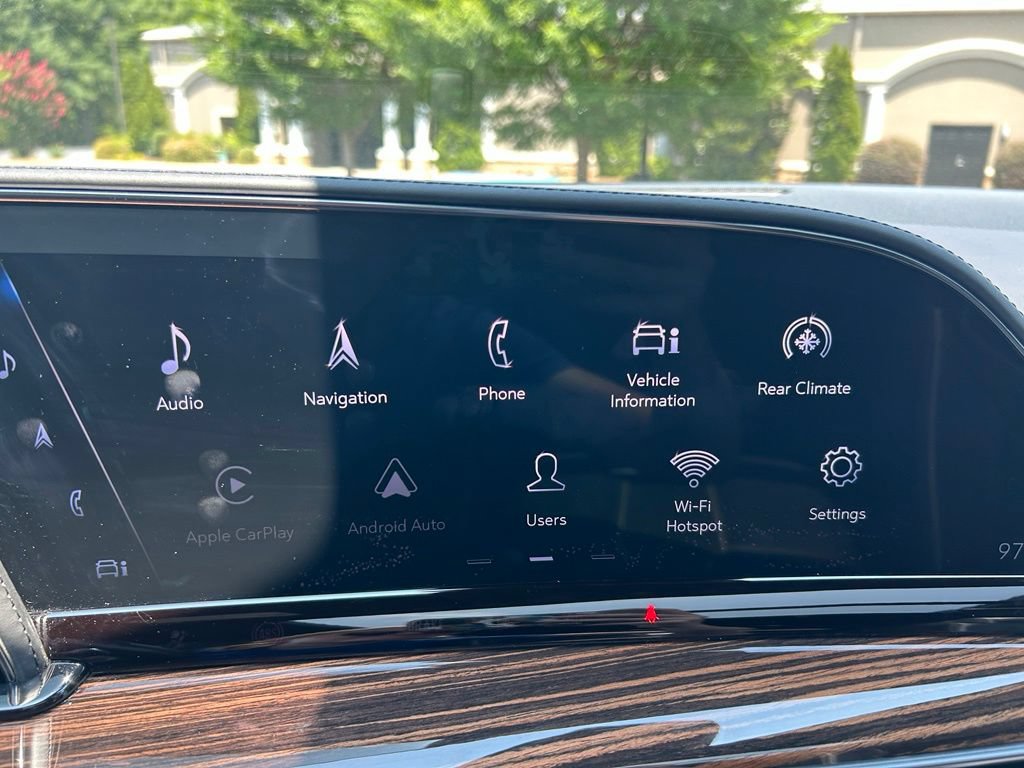 Used 2021 Cadillac Escalade Premium Luxury AWD/4WD image 33
